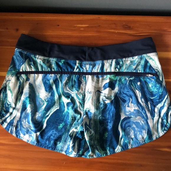 Patagonia women’s shorts blue aqua swirl size Medium M hard to find running hike - Picture 4 of 6